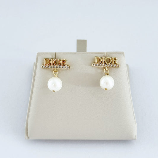 Mini D earring - MARO JEWELRY