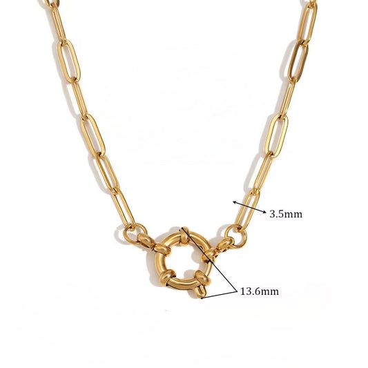 Paper Clip Necklace — gold-tone chain with open rectangular links, minimalist and stackable everyday jewelry by MARO.